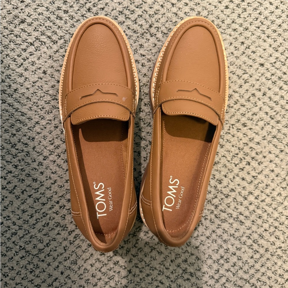 TOMS Women's Brown Leather Loafers ADORABLE